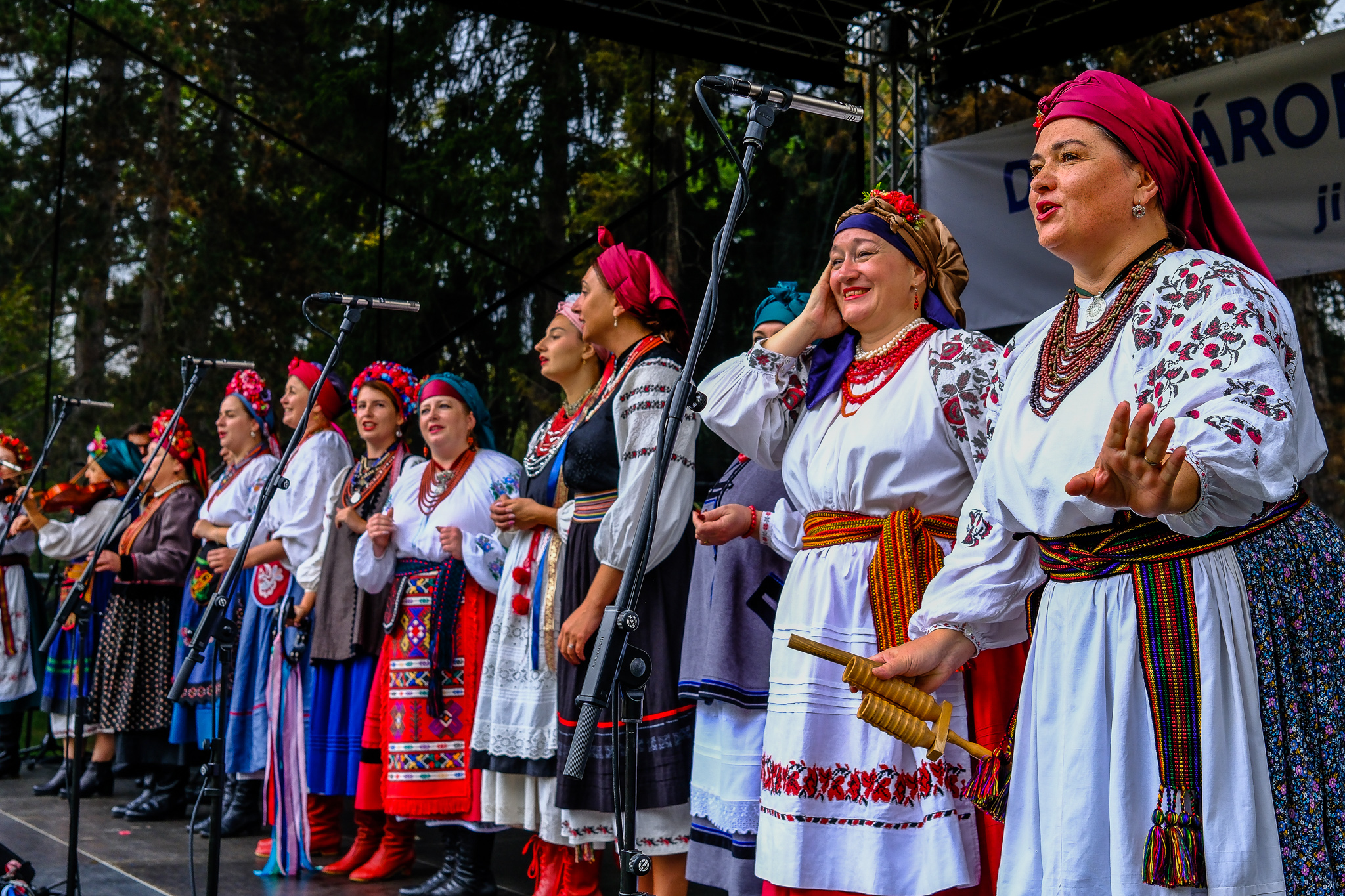 Kupava Brno – detail kroje (vyšyvanka)